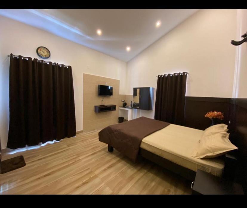 Rr Holiday Inn Kodaikanal Exterior photo